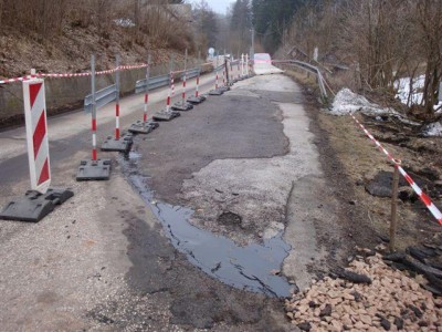 Lampertice - dokončená sanace zemního sesuvu, obnovení silničního provozu