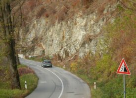 skály, Brandýs nad Orlicí, riziko pádu kamení na silnici, geologie